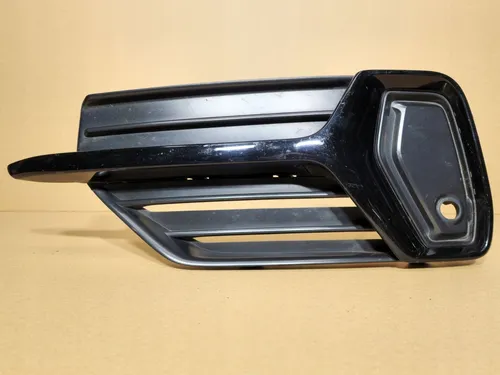 313631383839 Volvo XC90 Front bumper upper radiator grill