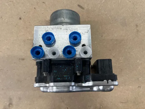 A2069001018 Mercedes-Benz C W206 ABS Pump